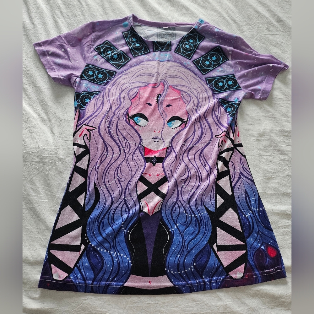 Hot Topic Purple & Blue Graphic Short Sleeve Tee